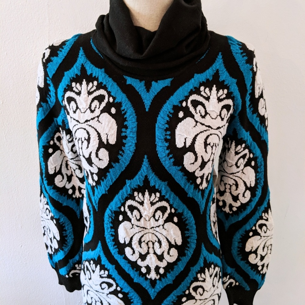 ❄️ Removing 1/1❄️NWT YukaParis Sweater Dress - Picture 2 of 4